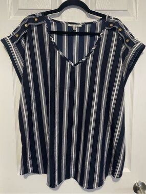 🌟5/$15🌟 Speed Limit Striped Navy V-Neck Button-Shoulder Blouse